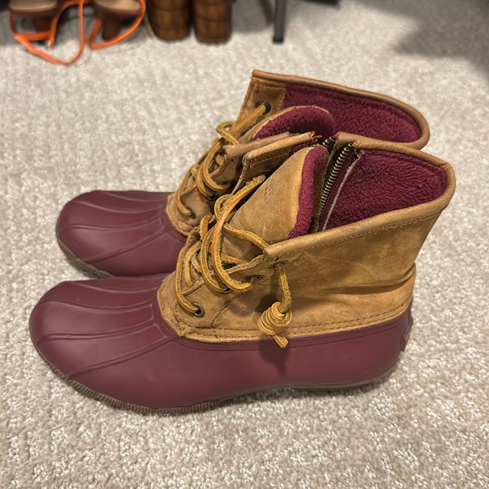Speedy duck boots